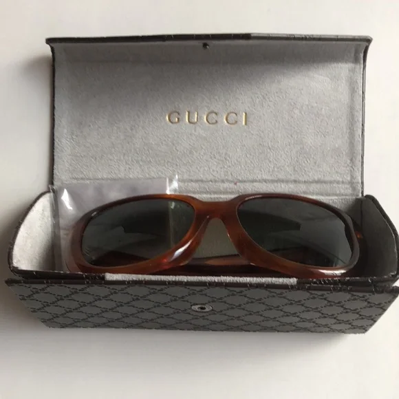 Gucci Sunglasses - Picture 3 of 16